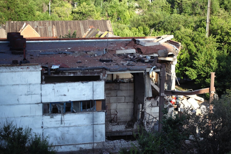 После взрыва на насосной станции в Волгограде под завалами могут оставаться люди